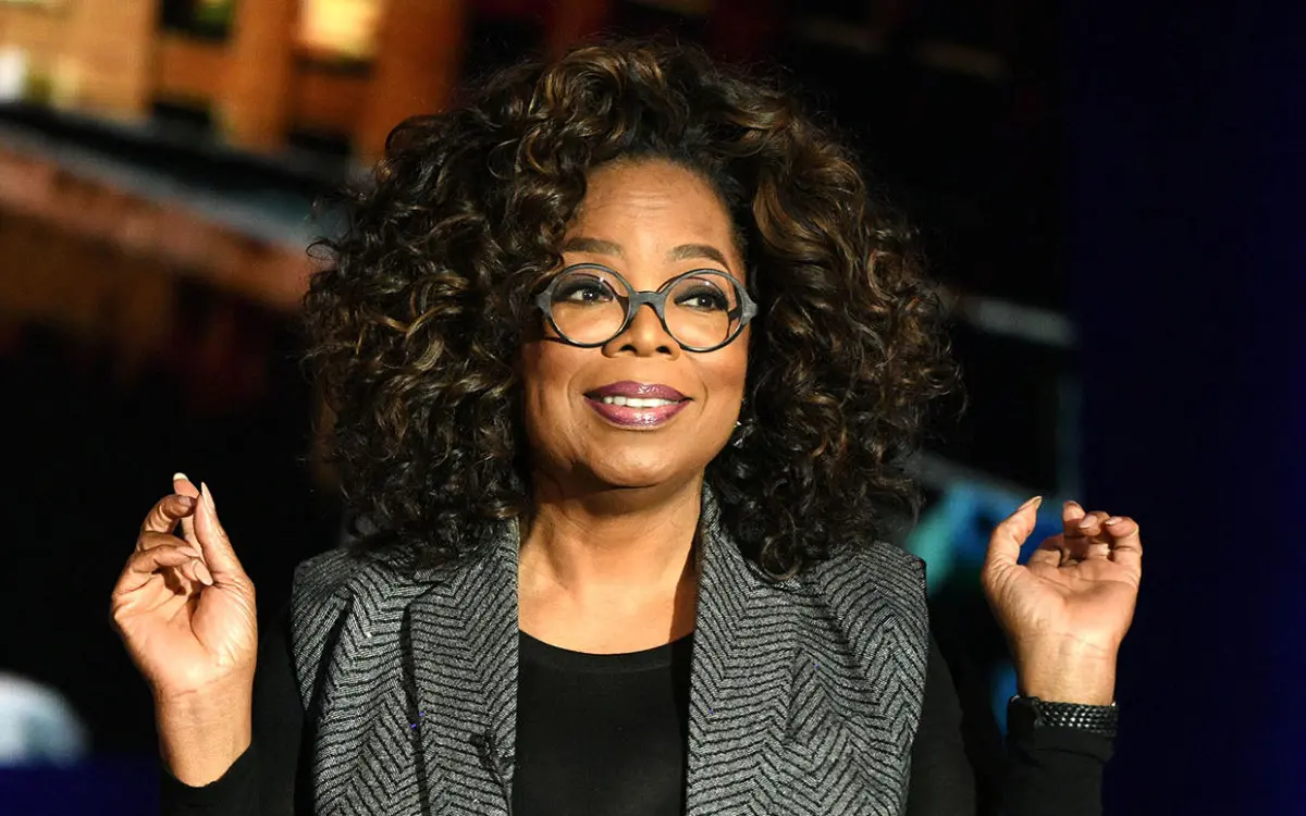 showing the image of " Oprah Winfrey ", one of the Most Famous People in the USA