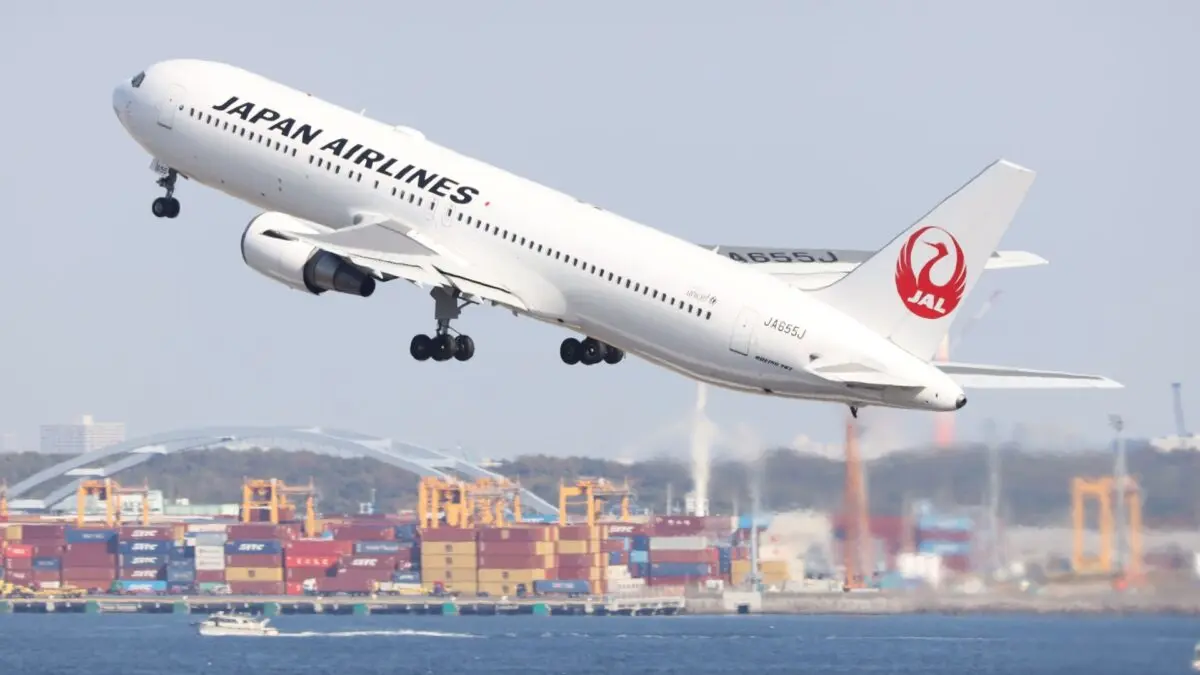 Top Ten Airlines in the World