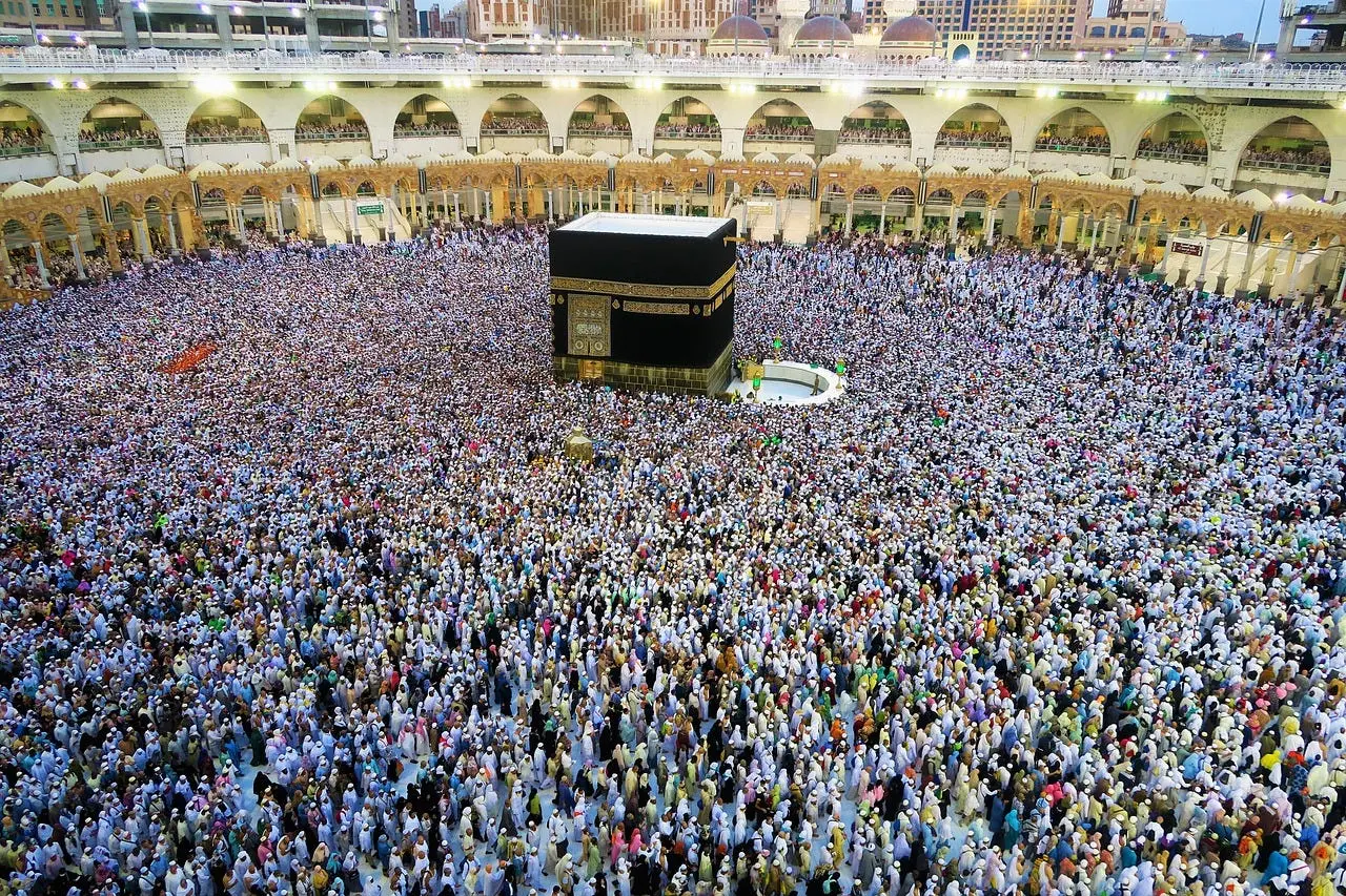 showing the image of"Mecca (Saudi Arabia)", one of the Top Ten Religious Places In The World.