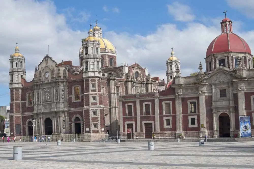 showing the image of"Basilica de Guadalupe (Mexico City, Mexico)", one of the Top Ten Religious Places In The World.