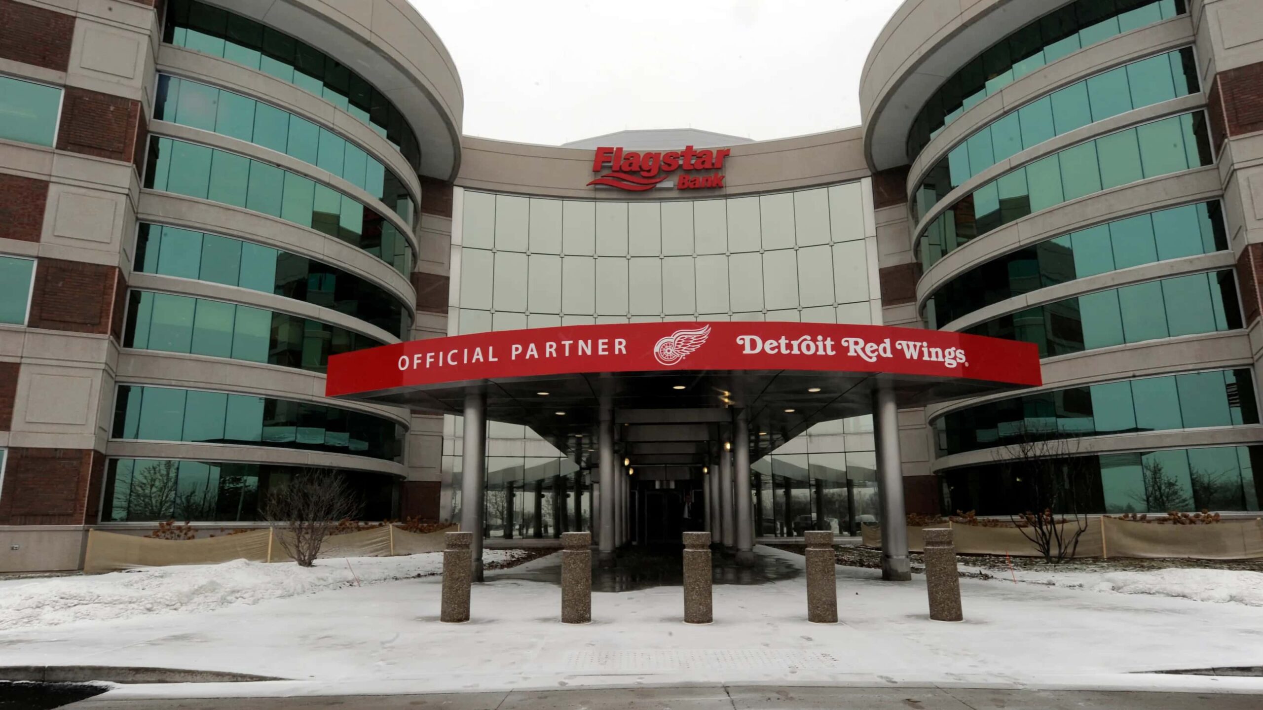 Image Of " Flagstar Bank ", One Of The Top 10 Banks With High Yield Savings Accounts in The USA